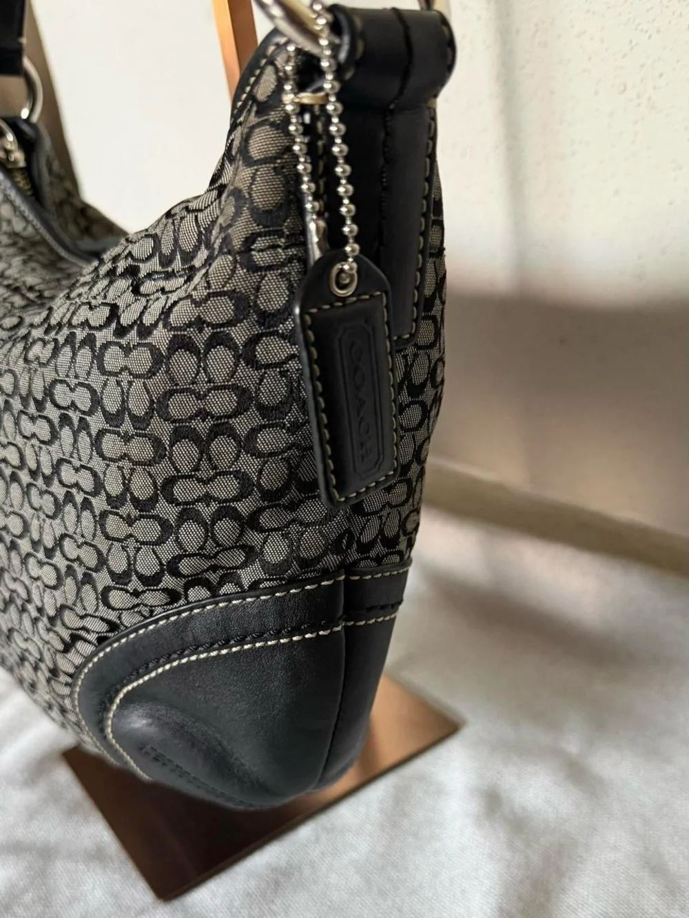 Coach semi circular